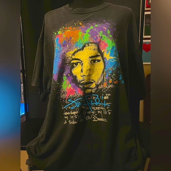 jimmy hendrix Tops - VINTAGE JIMMY HENDRIX T SHIRT- perfectly distressed over time, unisex❤️